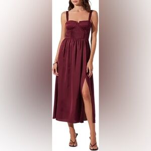 ASTR The Label Pleated Bustier Midi Dress in color Wine size large